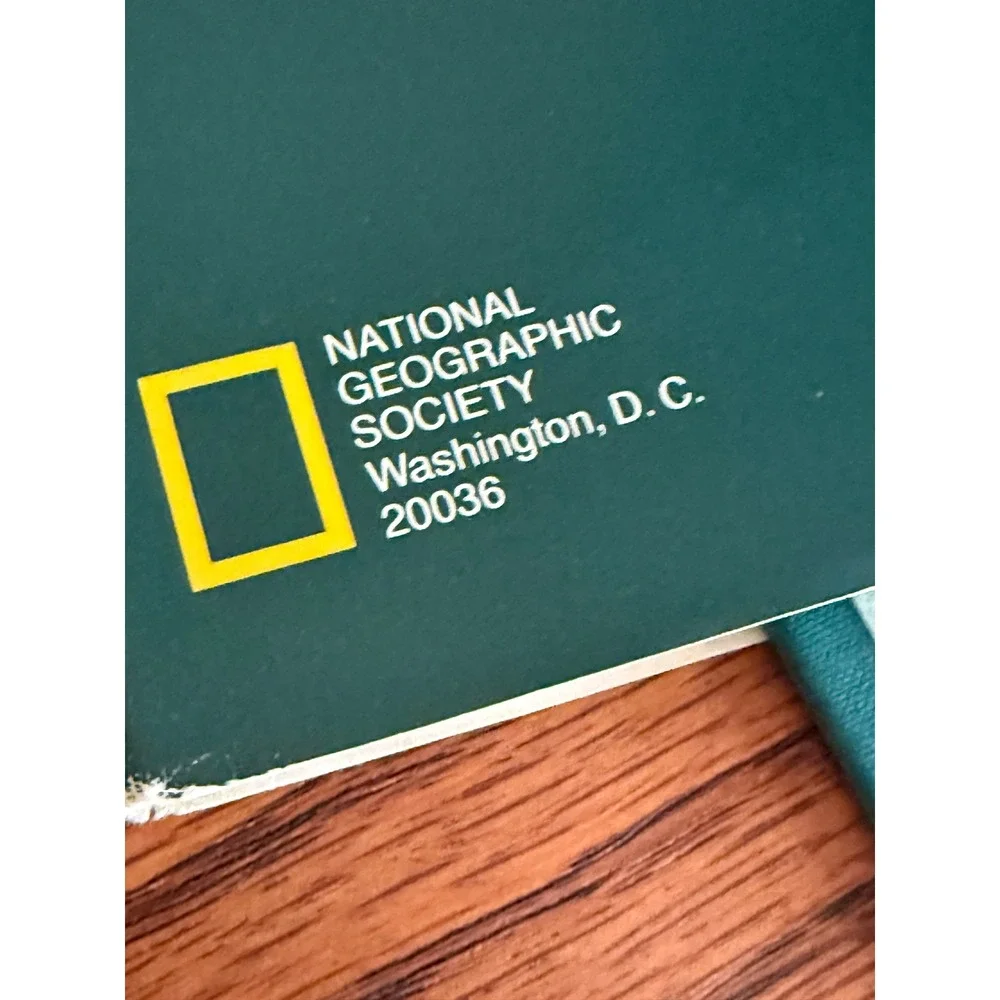 National Geographic Society good preowned